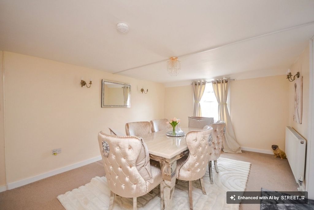 Property photo 2 of 17 Dining Room