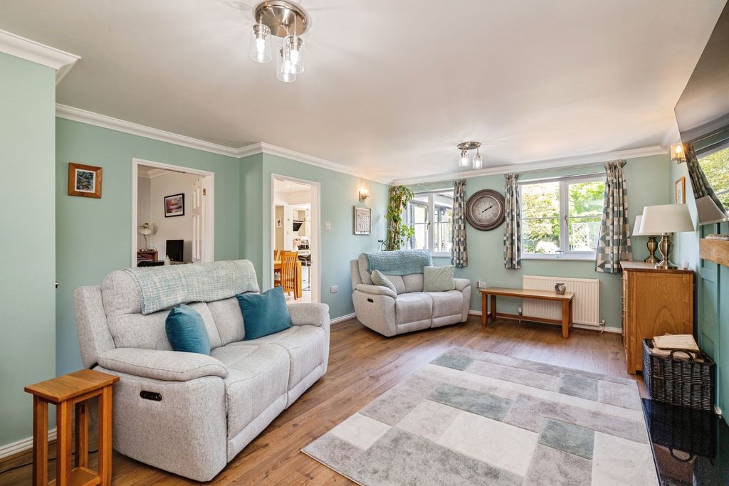 Property photo 3 of 24 Pbox-Img.Jpg