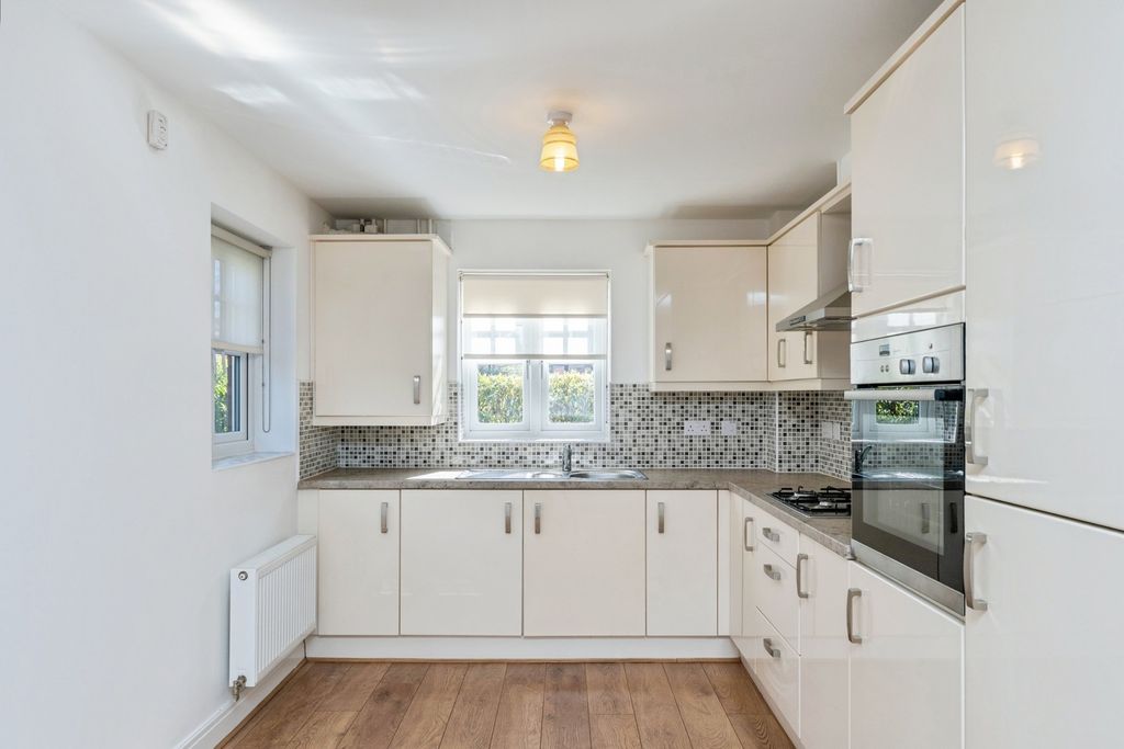 Additional image 7 of 2 bed flat for saleUpton Grange, Chester, Cheshire CH2