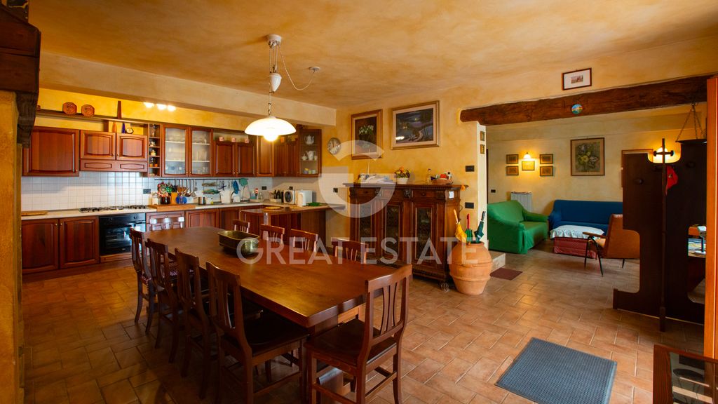 Property photo 2 of 68 Interiors