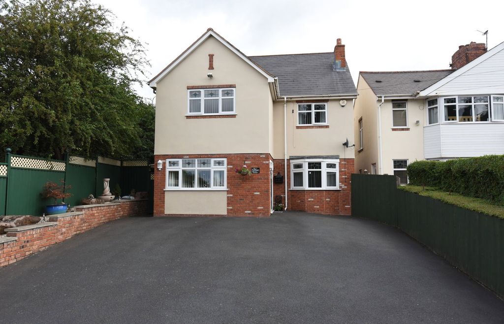 Property photo 1 of 32