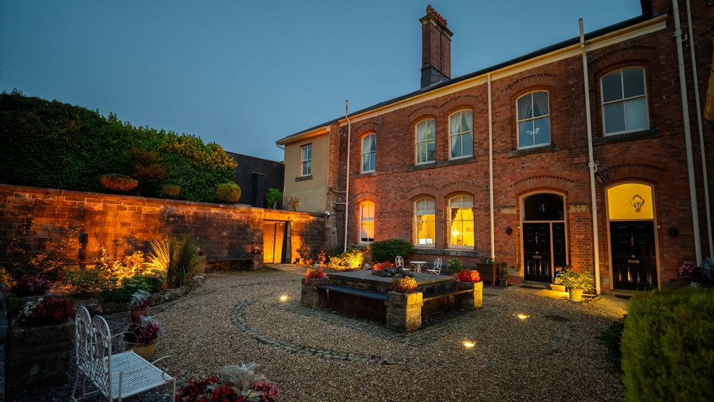 Property photo 1 of 23