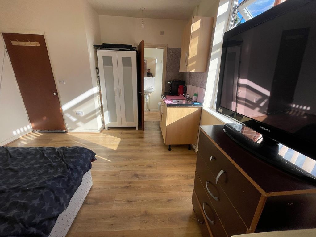 Property photo 2 of 5 Photo 2