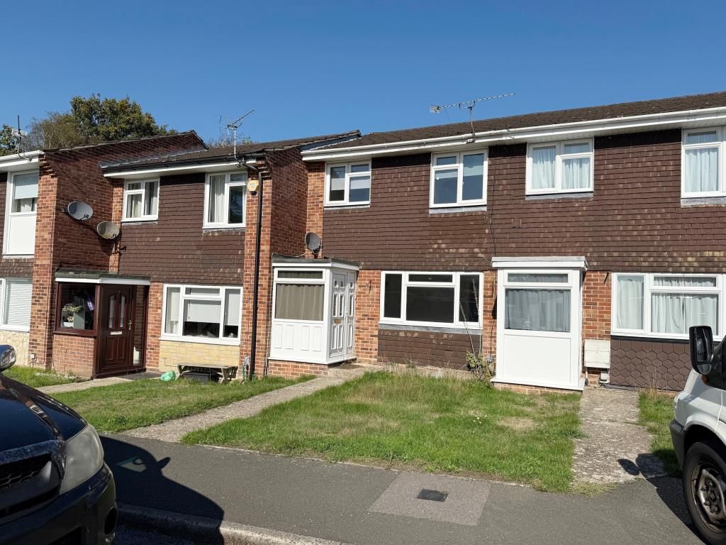 Property photo 1 of 7 Front View Of Terraced House