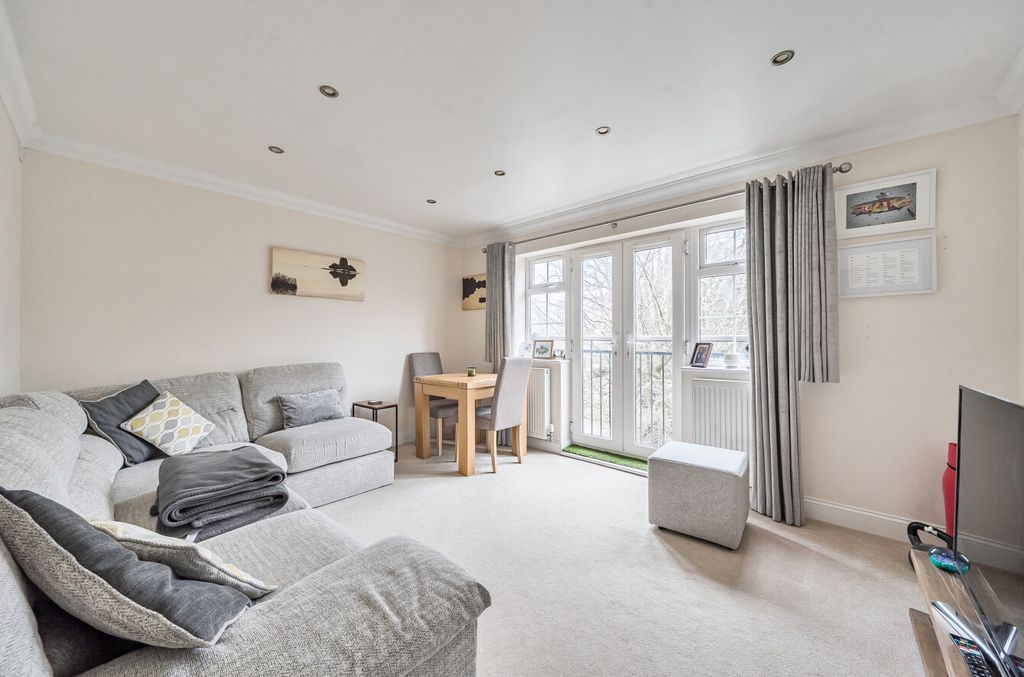 Property photo 3 of 17 1396790-9-6967Be7...