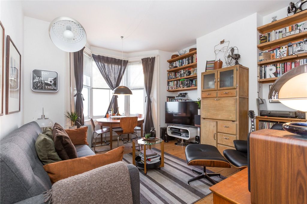 Property photo 3 of 11 Picture No. 02