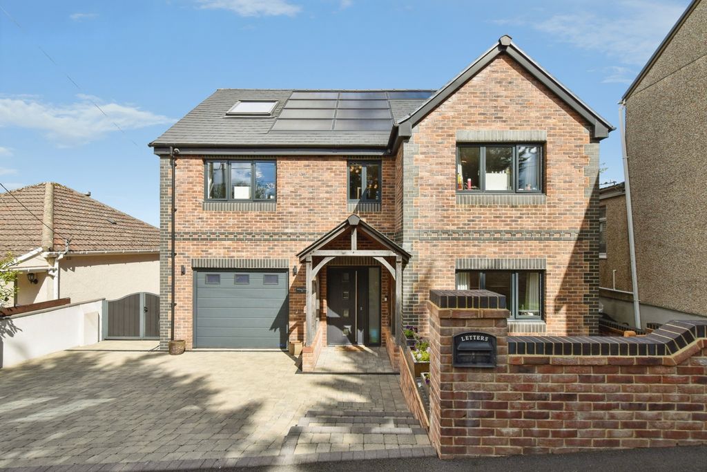 Property photo 2 of 33 Pbox-Img.Jpg