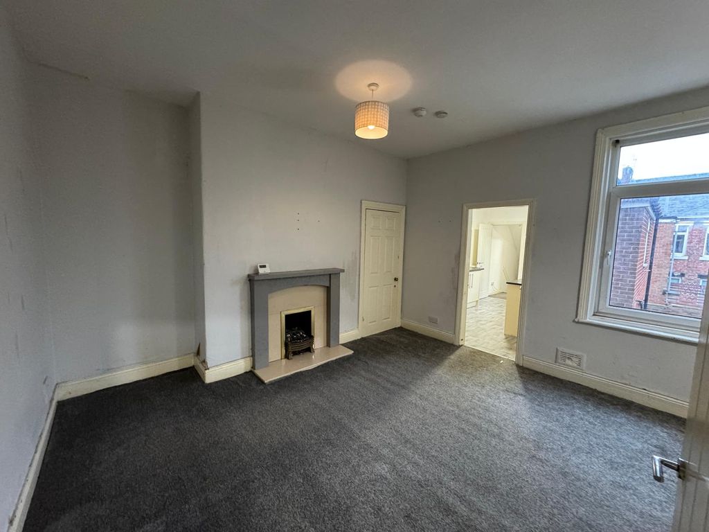 Property photo 3 of 8