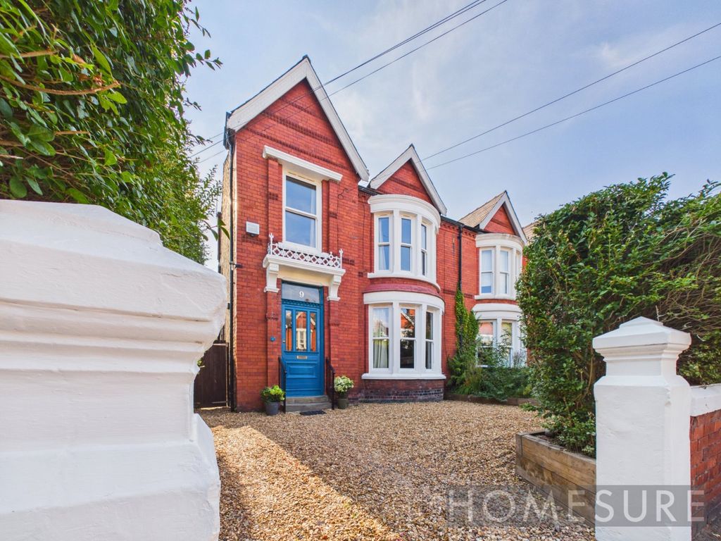 Property photo 1 of 31 Picture No. 14