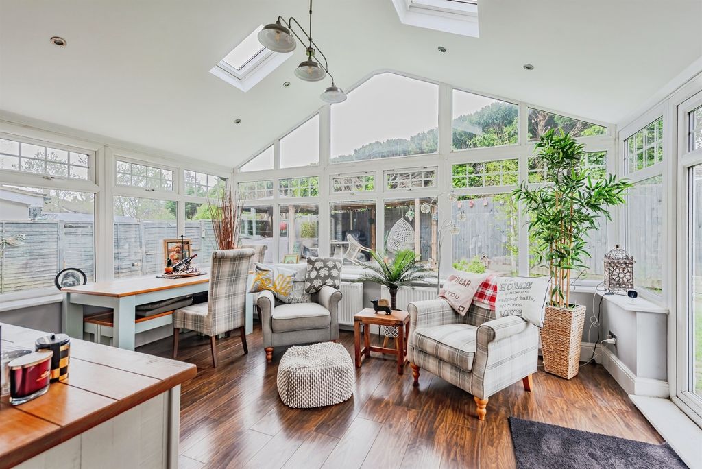 Property photo 3 of 20