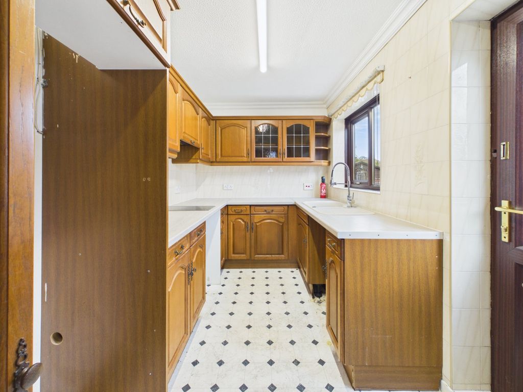 Property photo 3 of 12 Picture No. 06