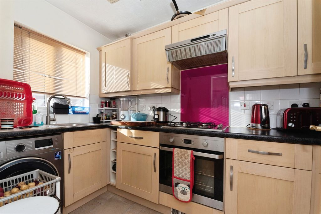 Property photo 3 of 12