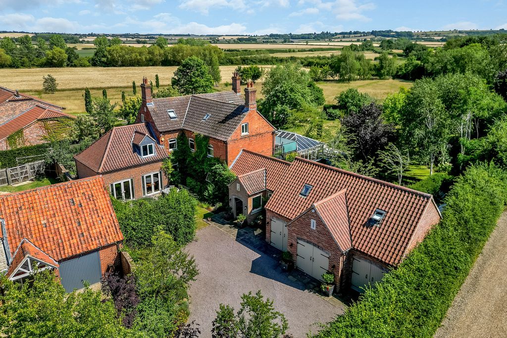 Property photo 1 of 37