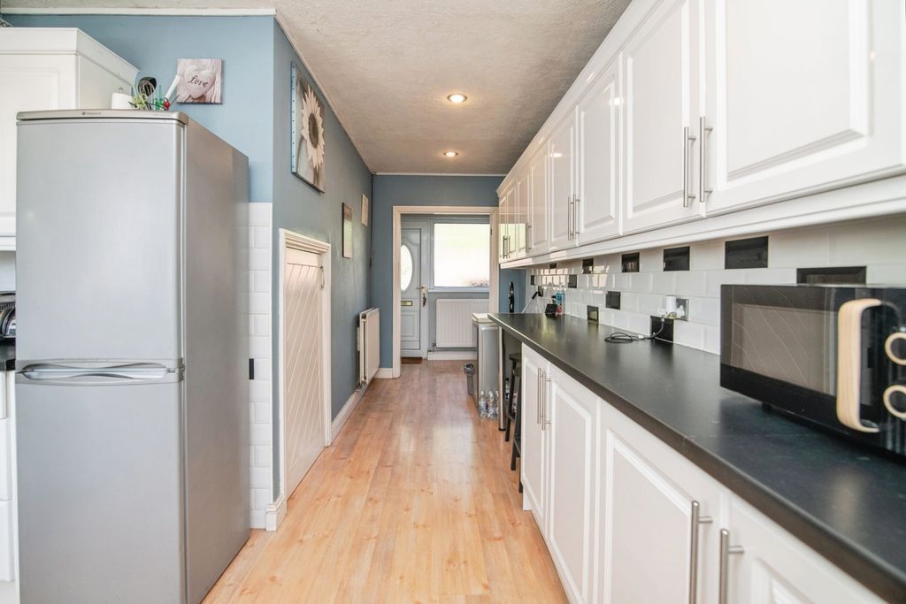 Property photo 3 of 18 Pbox-Img.Jpg