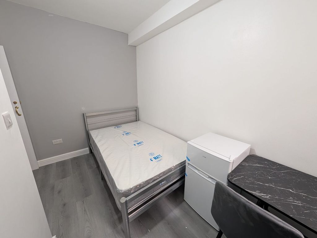 Property photo 2 of 9 Room 1