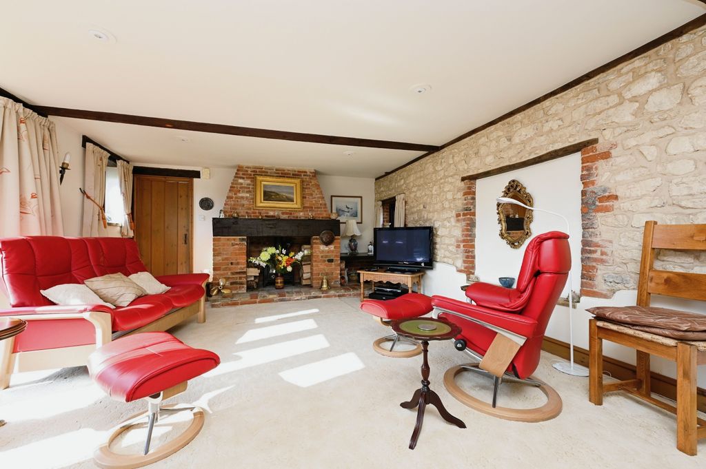 Property photo 3 of 17 Photography