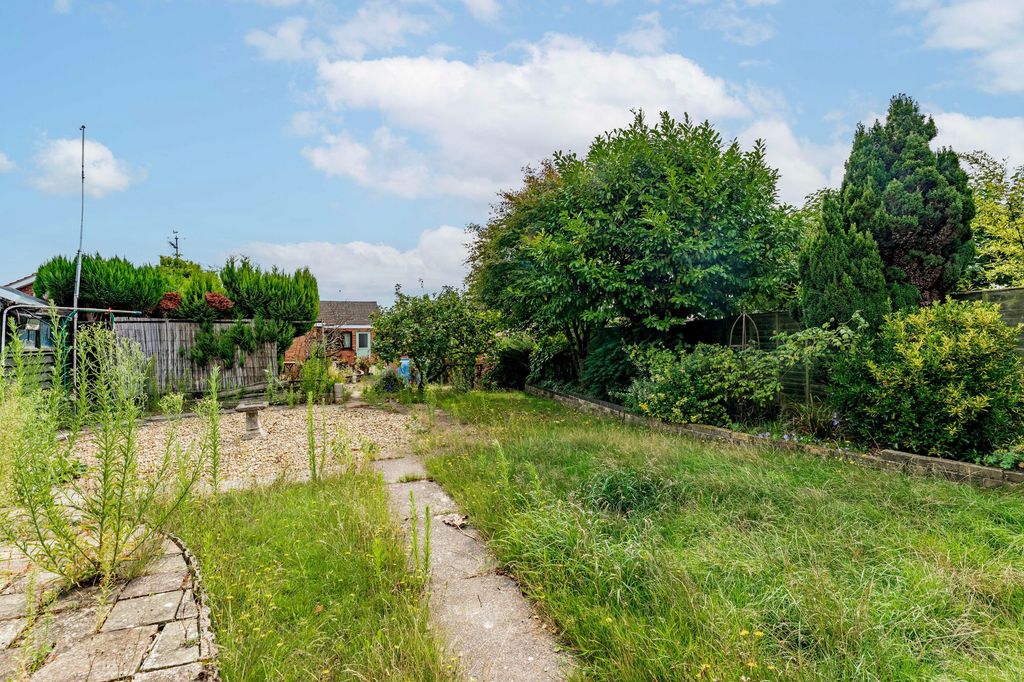 Property photo 2 of 25
