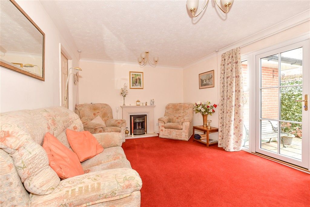 Property photo 1 of 10 Lounge