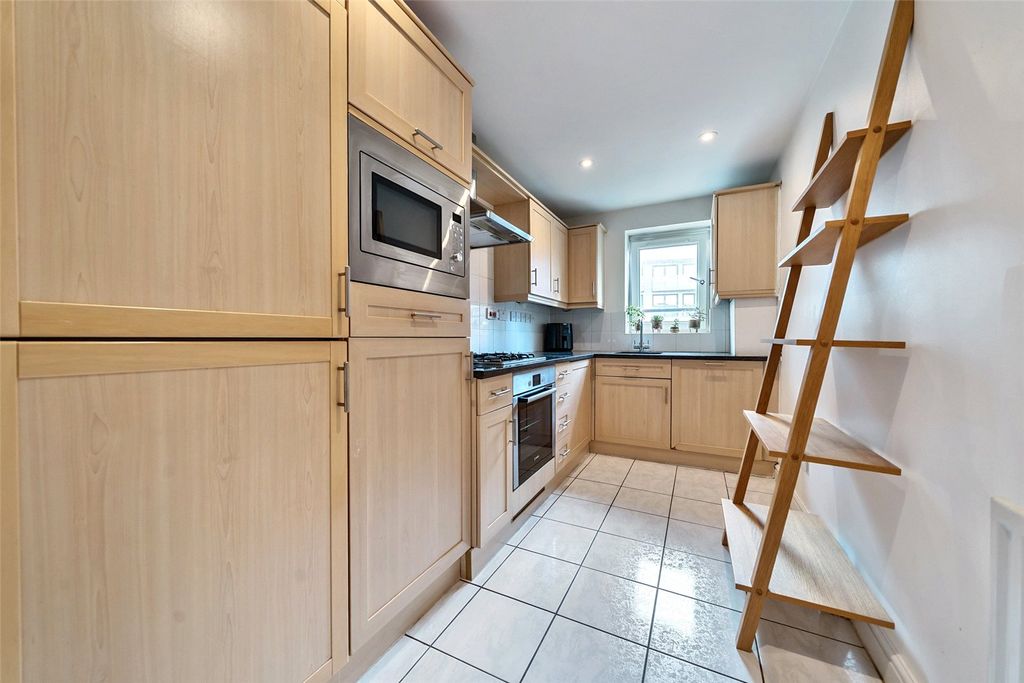 Property photo 3 of 27 Picture No. 16