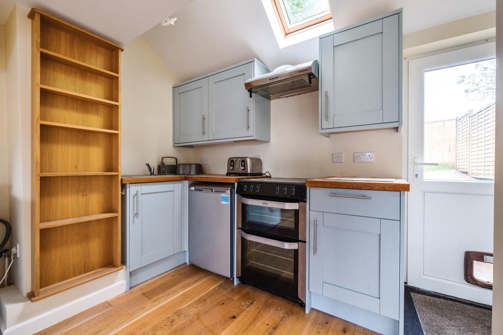 Property photo 2 of 9 Kitchen