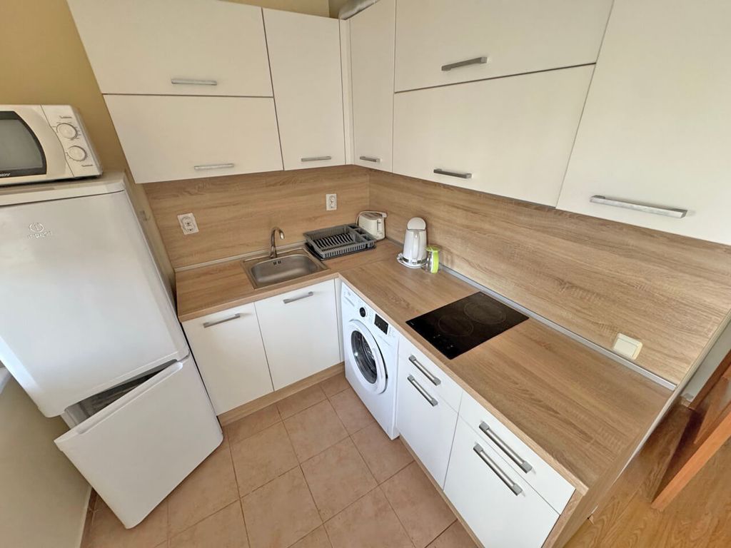 Property photo 3 of 12