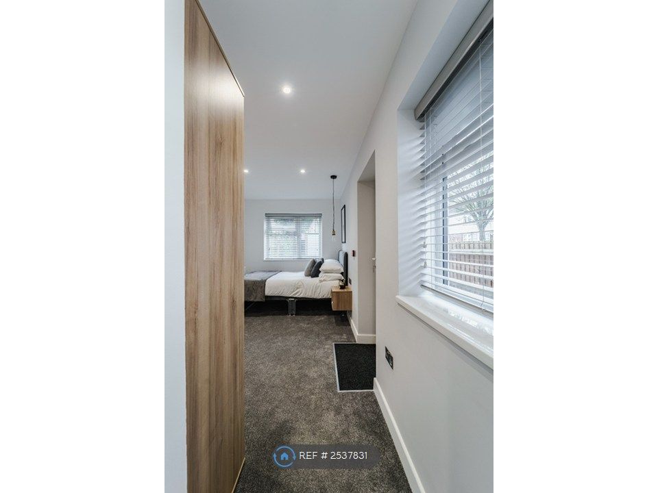 Property photo 3 of 8 Room 4 Double Ensuite