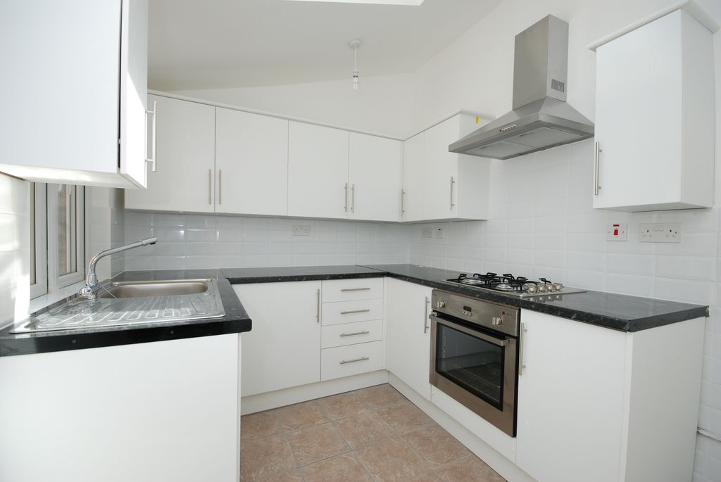Property photo 3 of 35