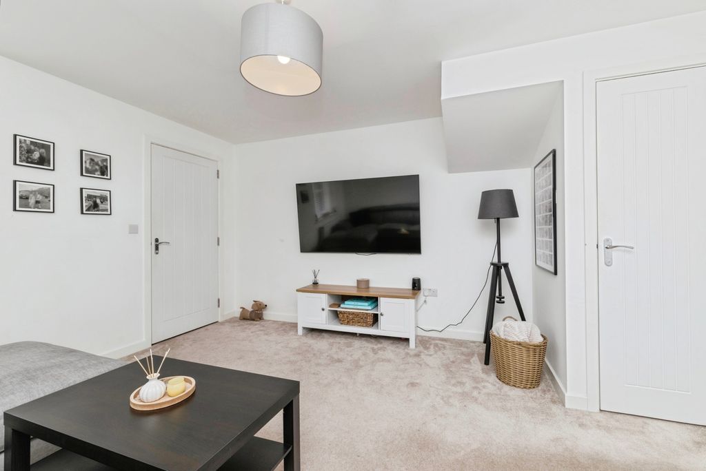 Property photo 2 of 19 Pbox-Img.Jpg