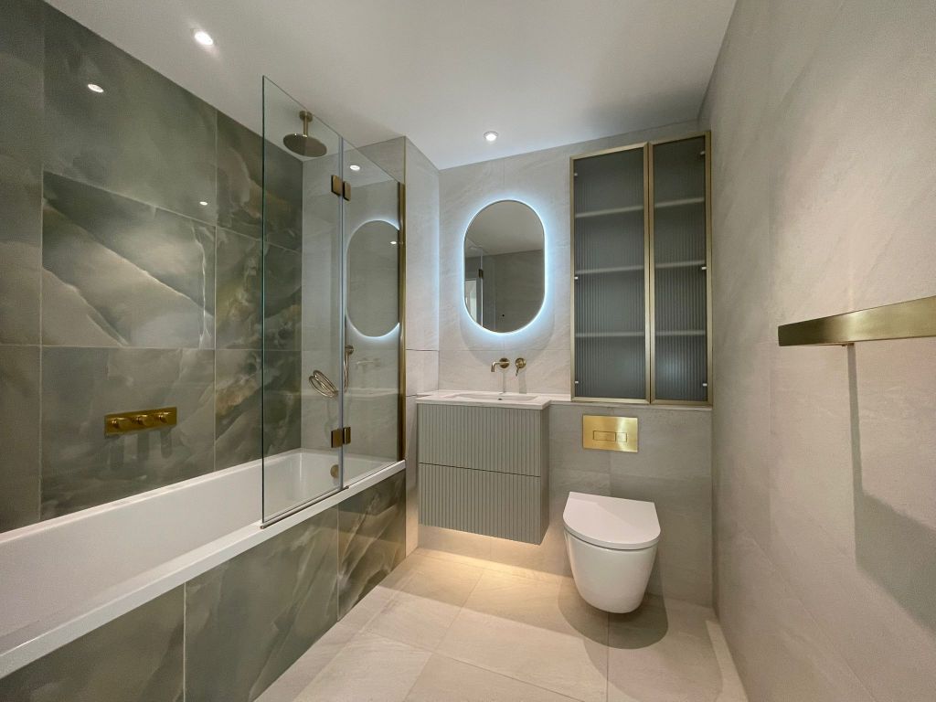 Property photo 3 of 6 Bathroom