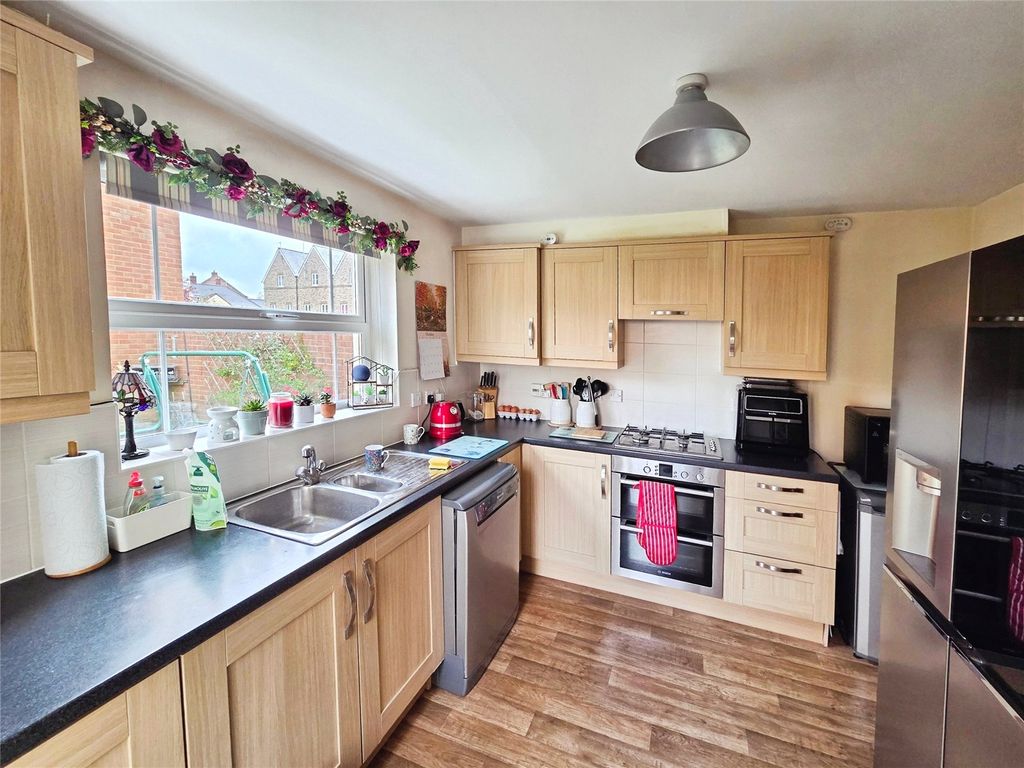 Property photo 2 of 15 Picture No. 18