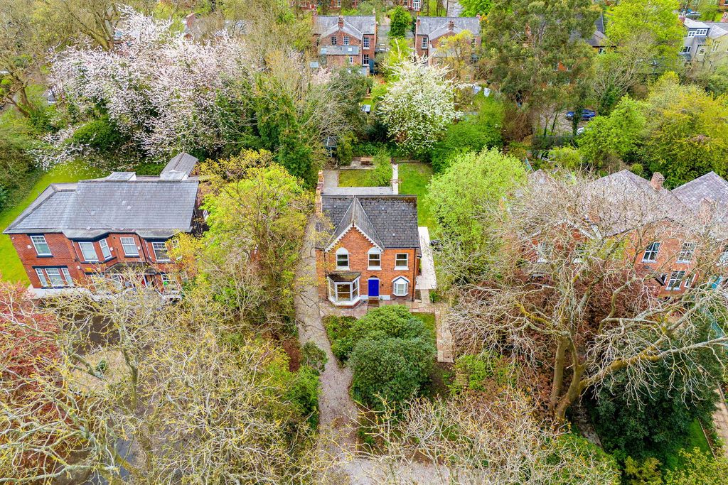 Property photo 1 of 36