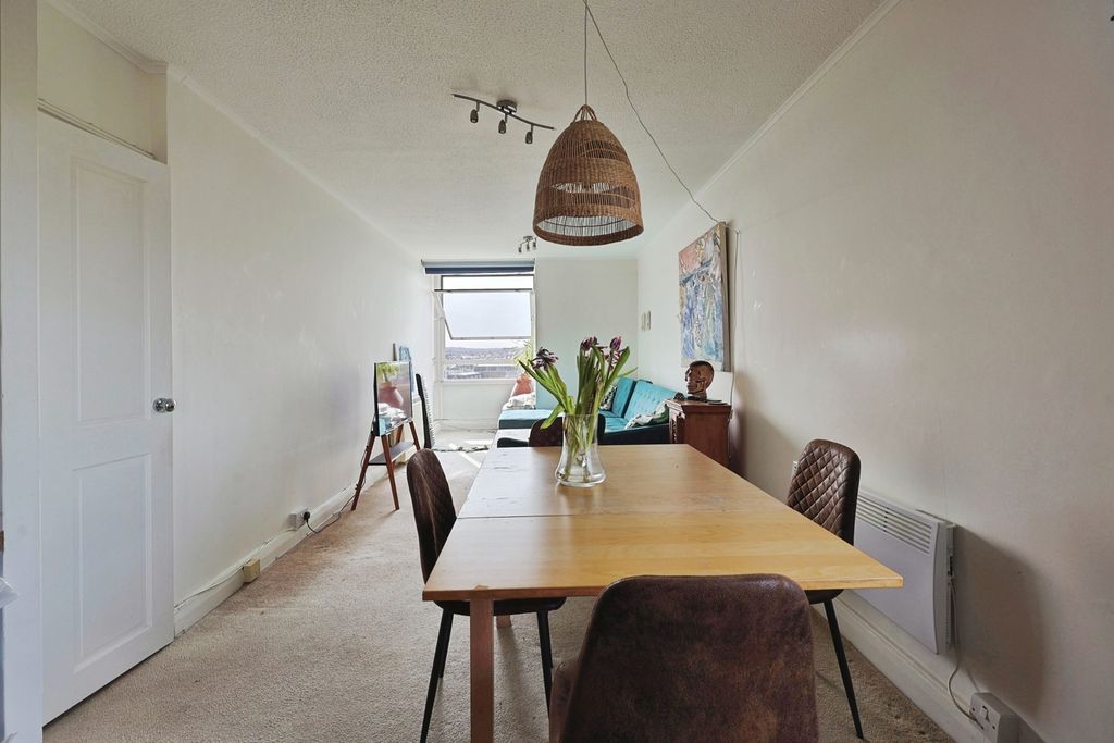 Property photo 3 of 19 Pbox-Img.Jpg