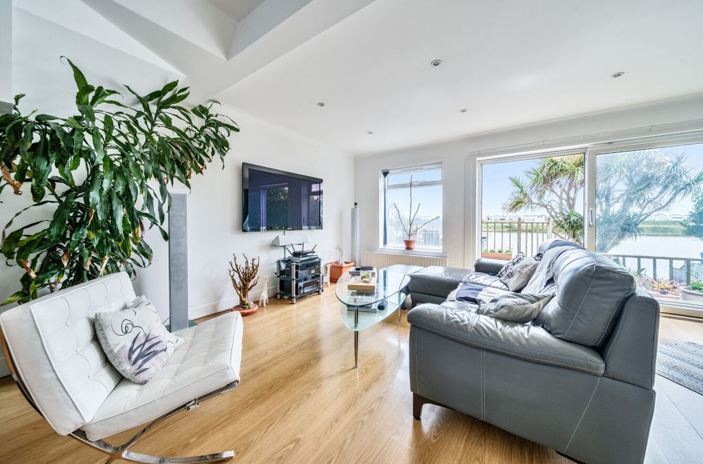 Property photo 3 of 16 1472576-15-6A2964...