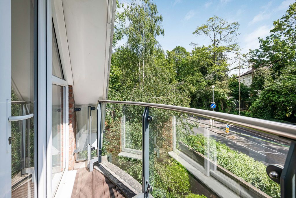 Additional image 4 of 1 bed property for saleGeorges Wood Road, Brookmans Park, Hatfield AL9