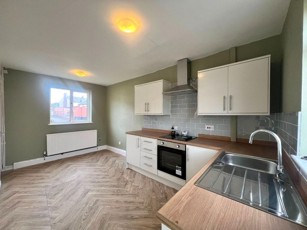 Property photo 3 of 8 2Fc556B7-4090-49E2-9d3B-5c874Bedba07.Jpeg