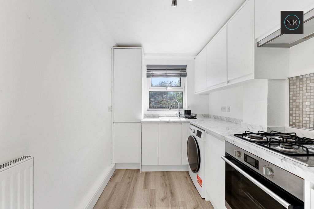 Property photo 2 of 19 5703204