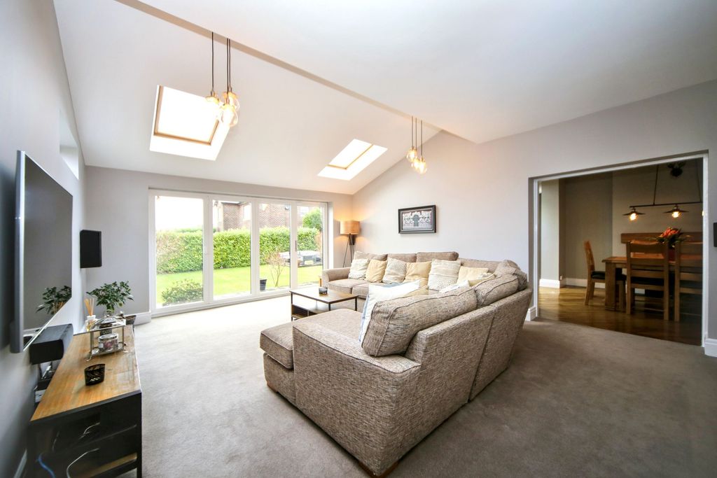 Property photo 2 of 37