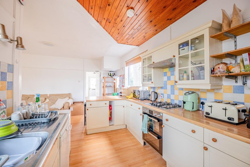 Property photo 3 of 31 Kitchen 2.Jpg