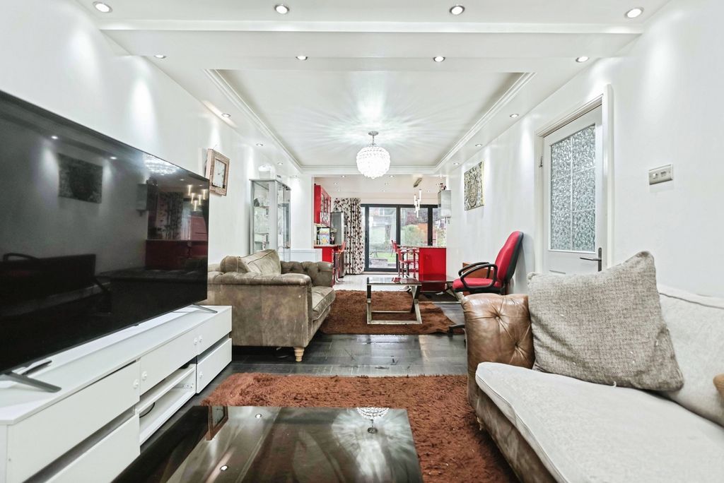 Property photo 2 of 17 Living Room