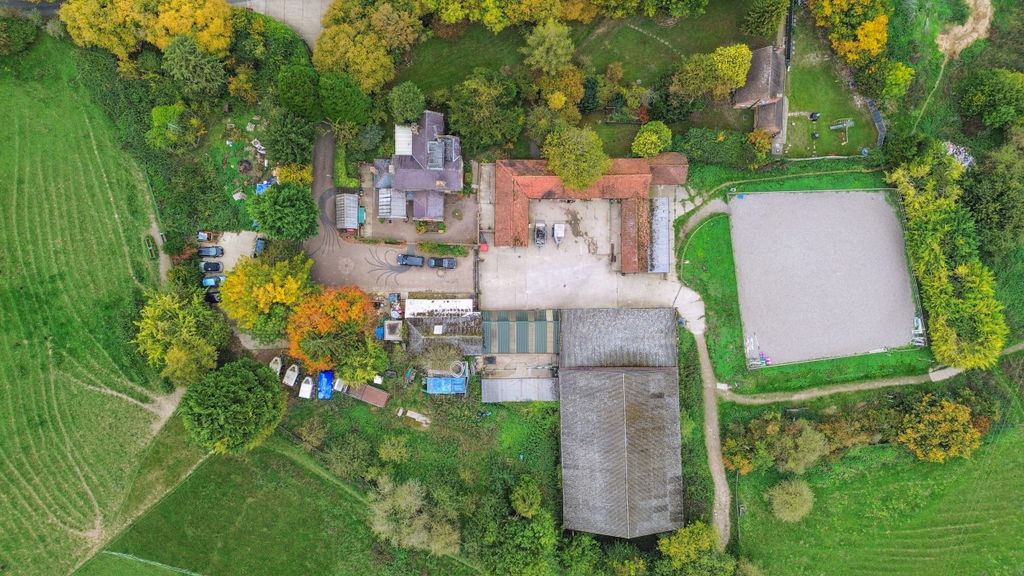 Property photo 3 of 27 Overhead