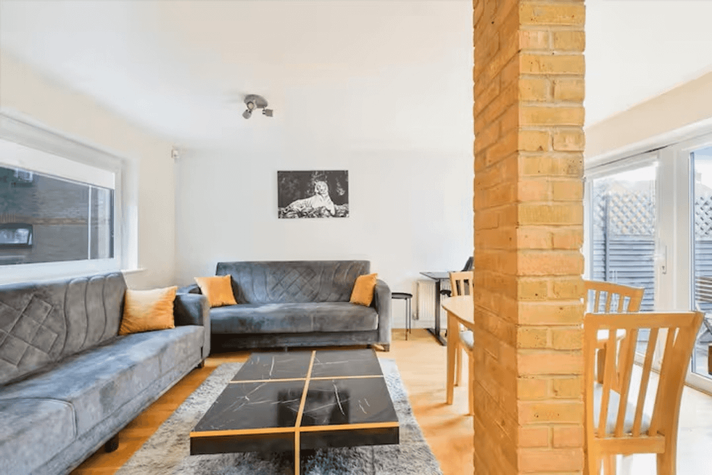 Property photo 3 of 10