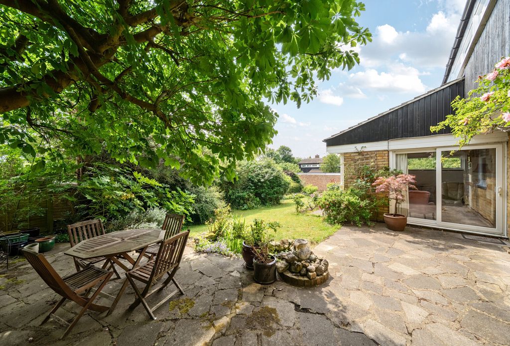 Property photo 1 of 18 1304766-4-6846Ecd...