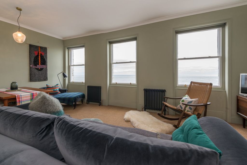 Property photo 2 of 6 Picture 2