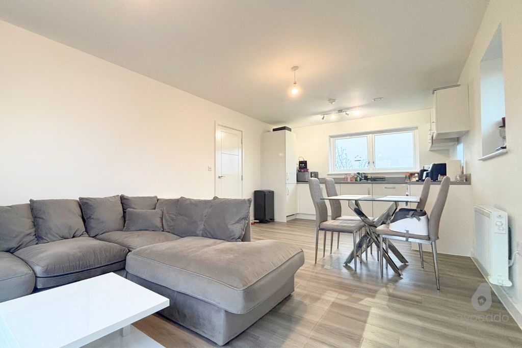 Property photo 2 of 14 4798436