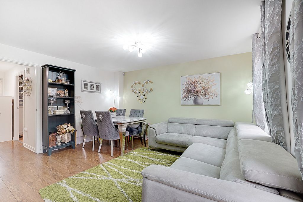 Property photo 2 of 14 4109355