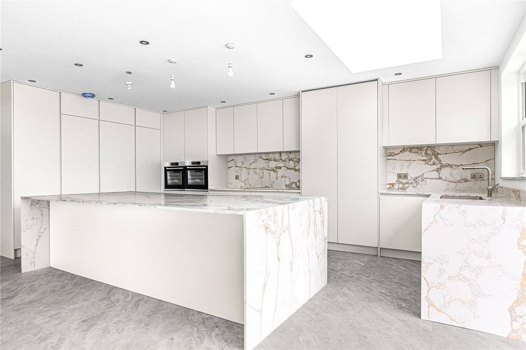 Property photo 3 of 25 Picture No. 37