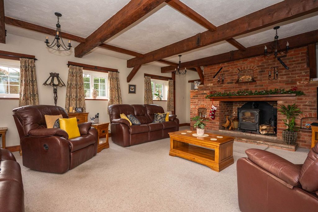 Property photo 3 of 32