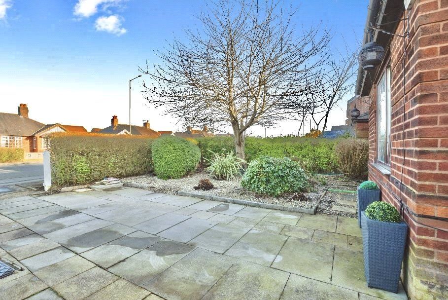 Property photo 3 of 17 Front Garden