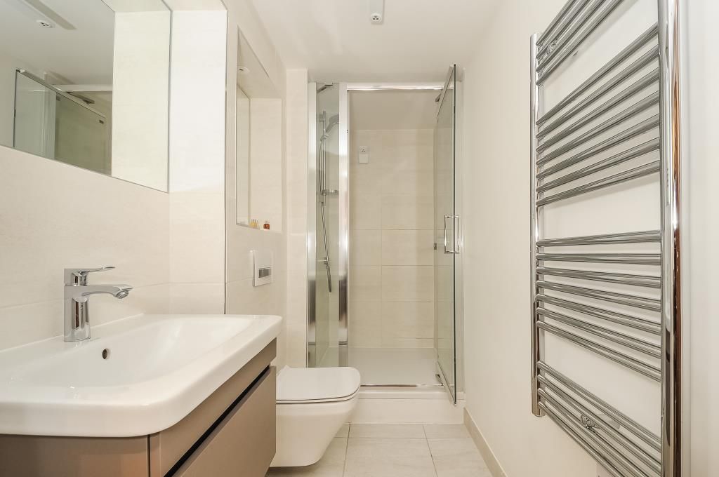 Property photo 3 of 12 Bathroom