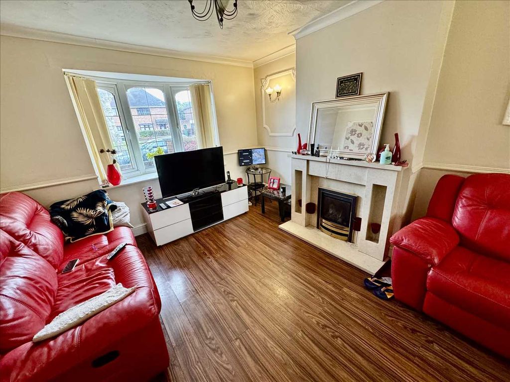 Property photo 2 of 11 Living Room